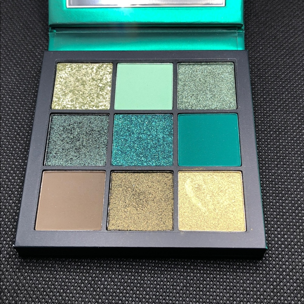 HUDA BEAUTY Emerald Obsession Eyeshadow Palette NEW